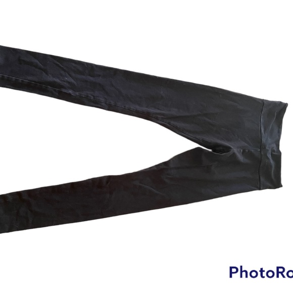 Three pairs of black leggings by Forever 21 - Picture 6 of 13